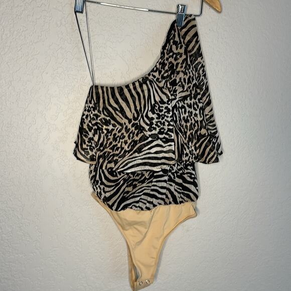 NEW Express x Rachel Zoe Animal Print One Shoulder Bodysuit XS Black Tan Zebra - Picture 4 of 7